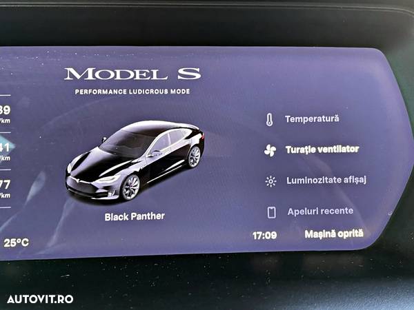 Tesla Model S Performance - 35