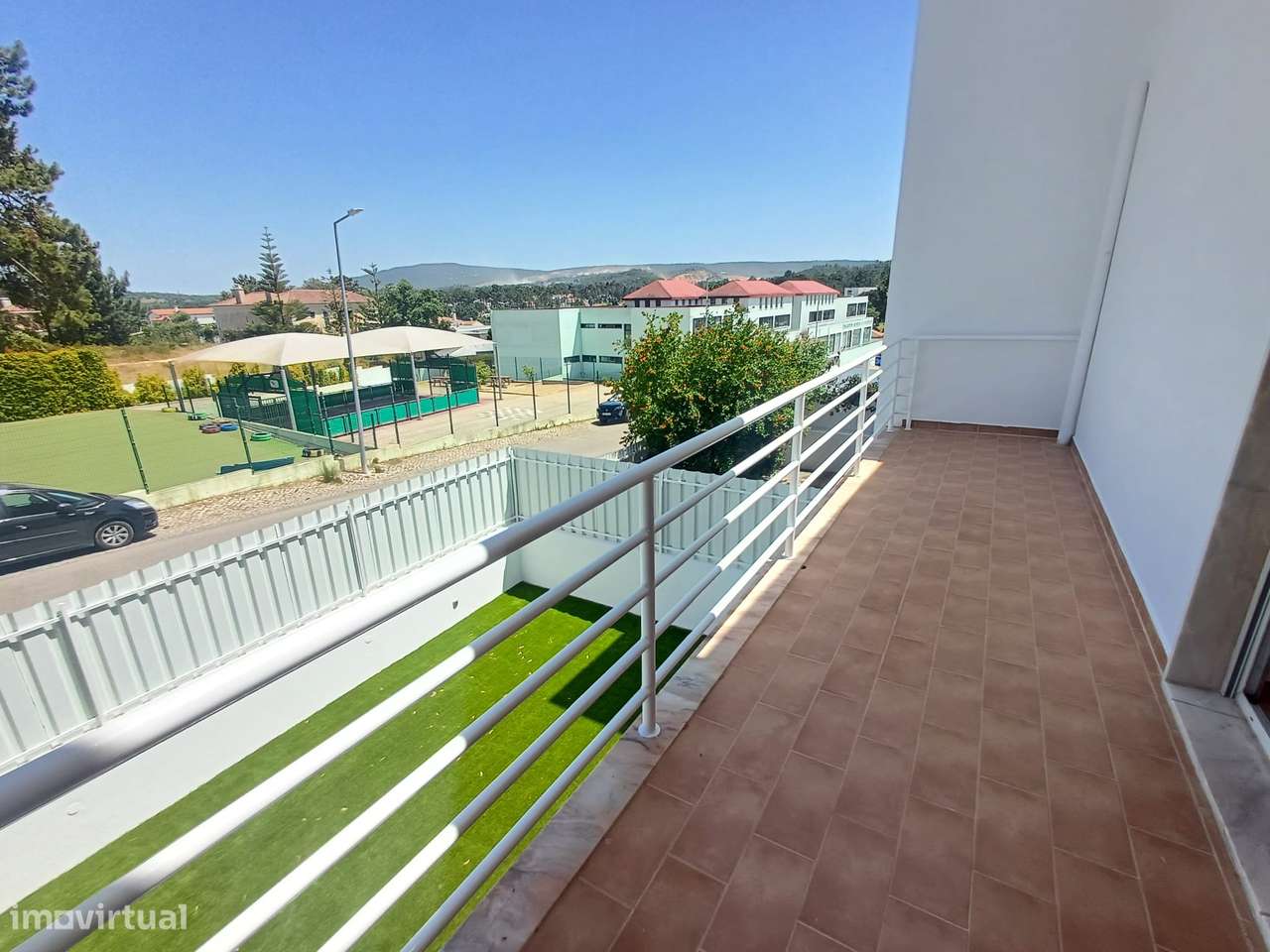 Excelente Moradia T4 garagem jardim Sampaio Sesimbra-23