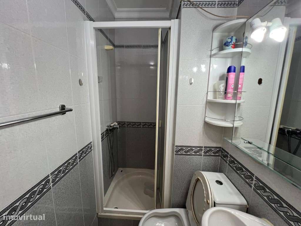 Apartamento T2 amplo com vista mar, a apenas 2 minutos da praia e 5...-12