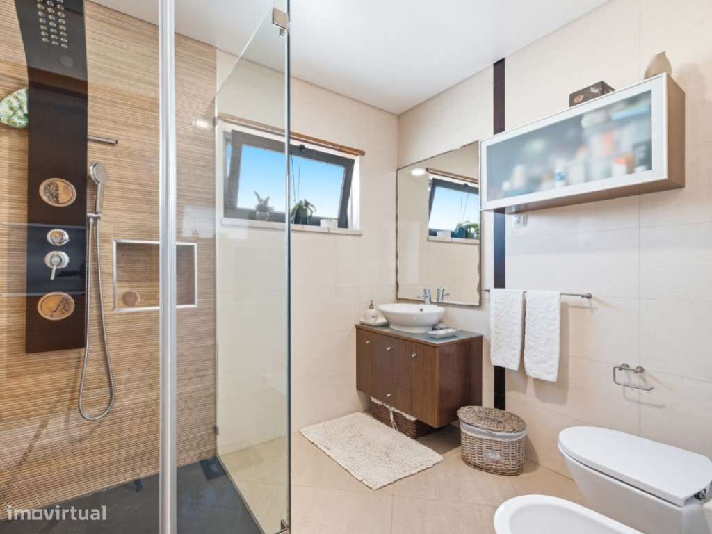 Apartamento T3 no centro de Quarteira, a 700 metros da praia, com 1...-17
