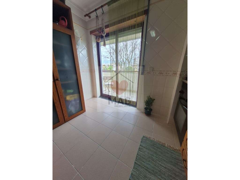 T2 com varandas em Vale do Cobro - Grande imagem: 5/26