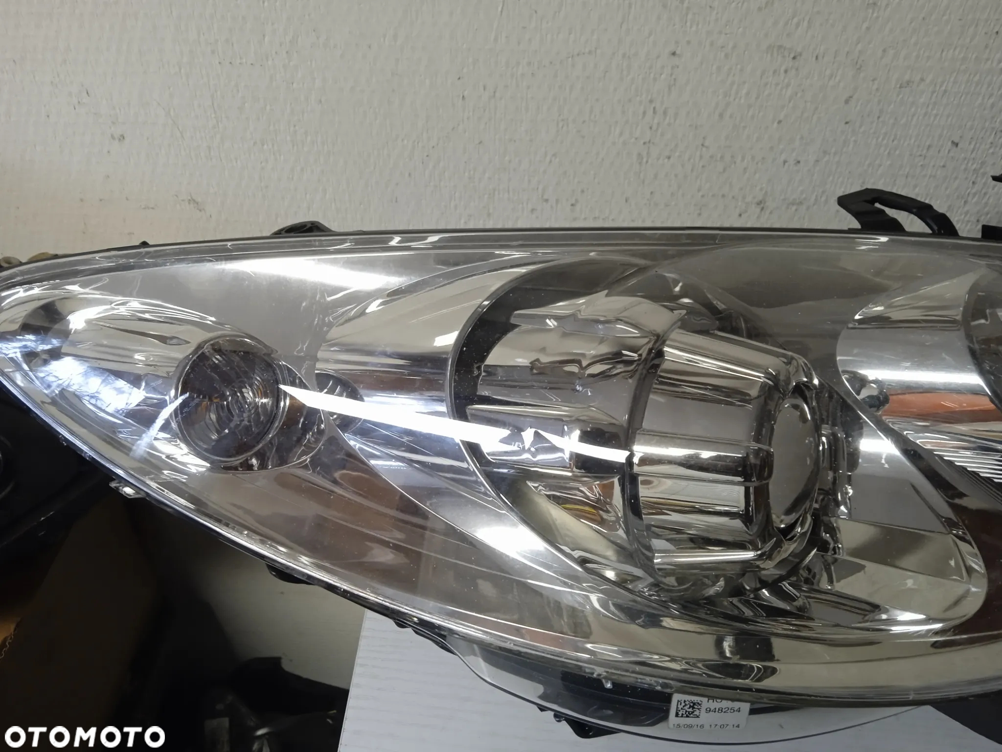 REFLEKTOR PRAWY PEUGEOT 307 LIFT 9681832280-00 - 3