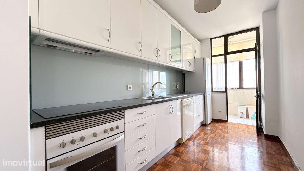 Excelente T1 com Terraço de 68 m² e Lugar de Garagem-9