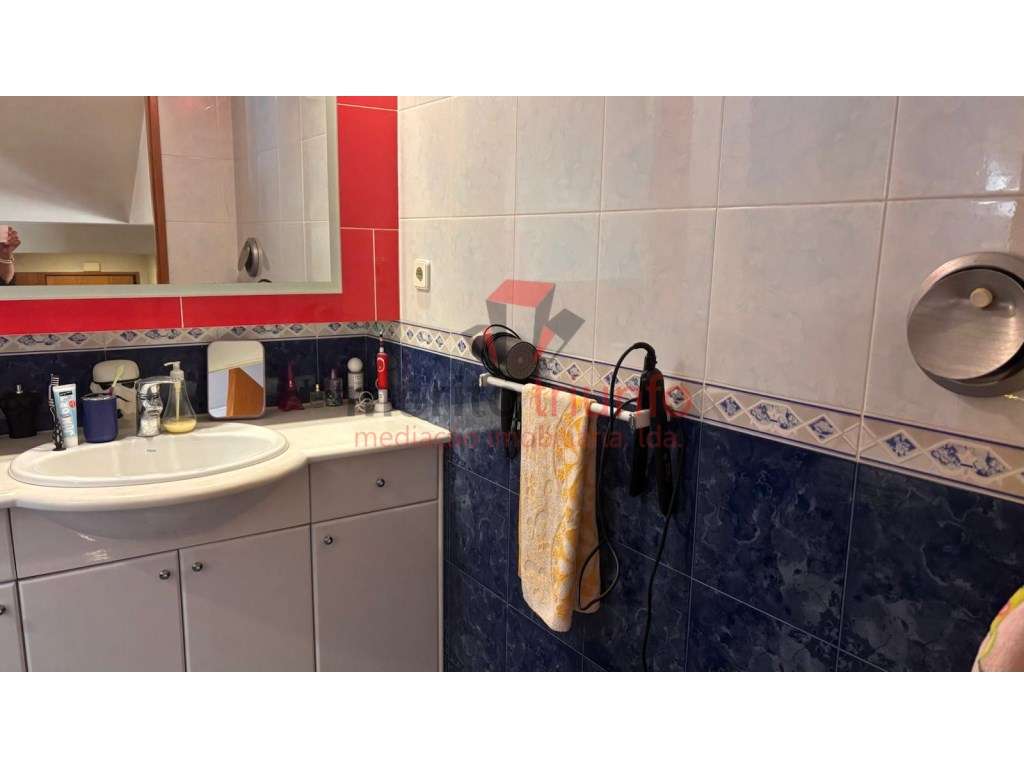 Oferta da escritura e Registo - Ap. T3 - Vila das Aves-12