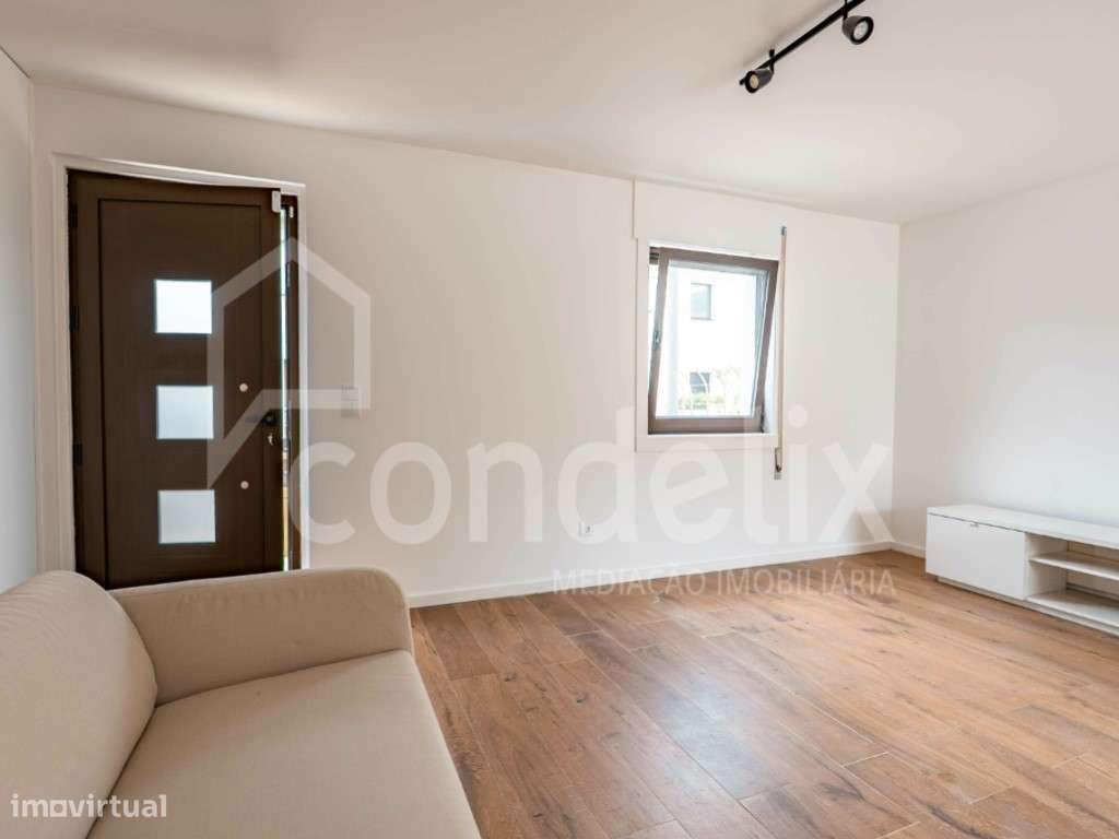 Moradia T2 · totalmente remodelada · Bairro da Vilarinha, Porto-20