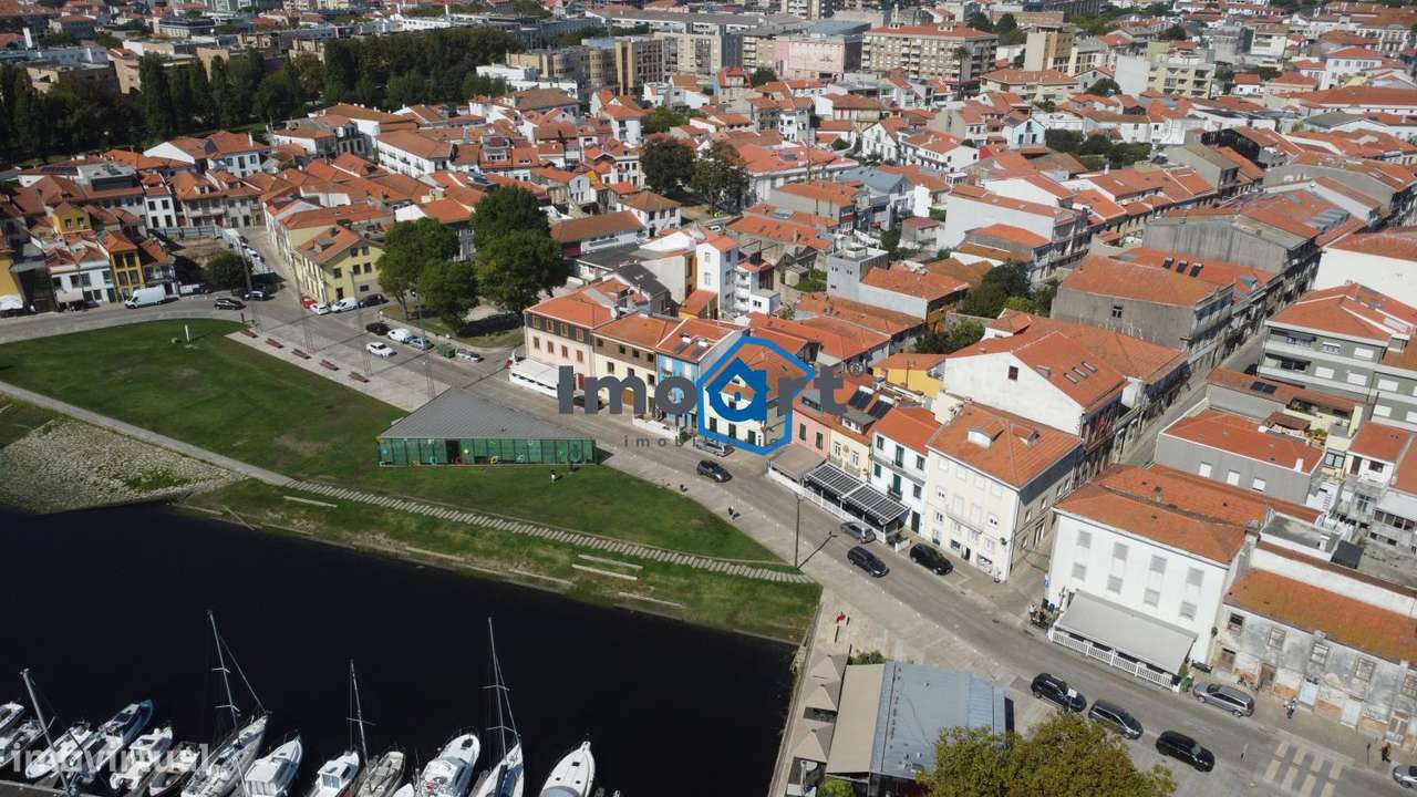 Prédio misto em frente ao Rio e Marina de Vila de Conde, com projeto-8