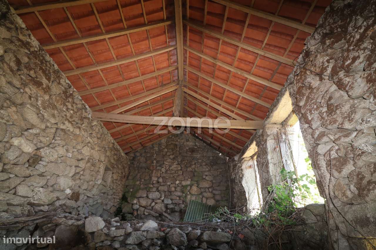 Ruína em Vilar, Cabreiro - Grande imagem: 5/17