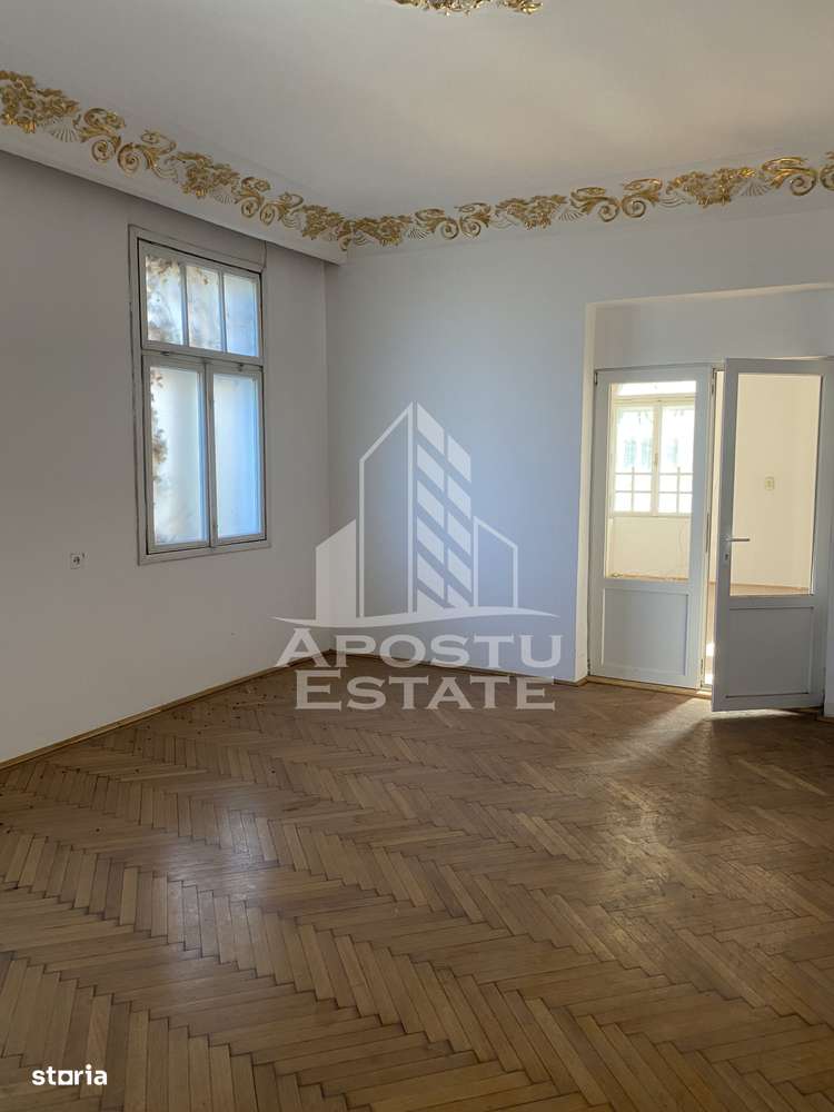 Doua case in aceeași curte - Imagine principală: 5/12