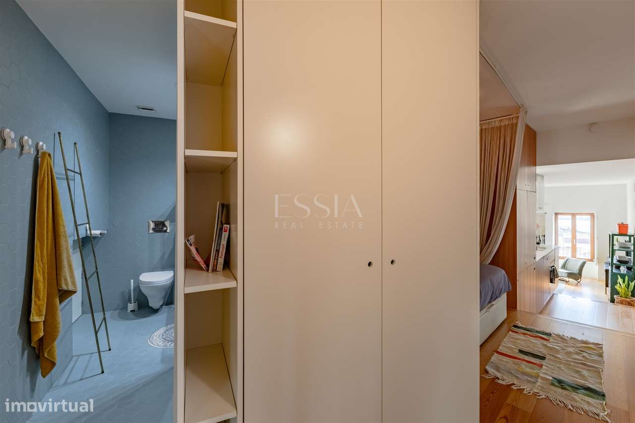 Apartamento T1 com Vista Rio na Alfândega do Porto-11