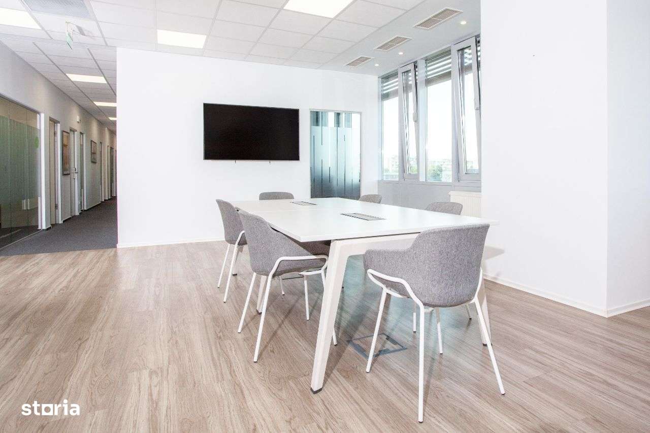 Spațiu de birou privat pentru 5 persoane în Regus Sun Business Centre - Imagine principală: 4/8