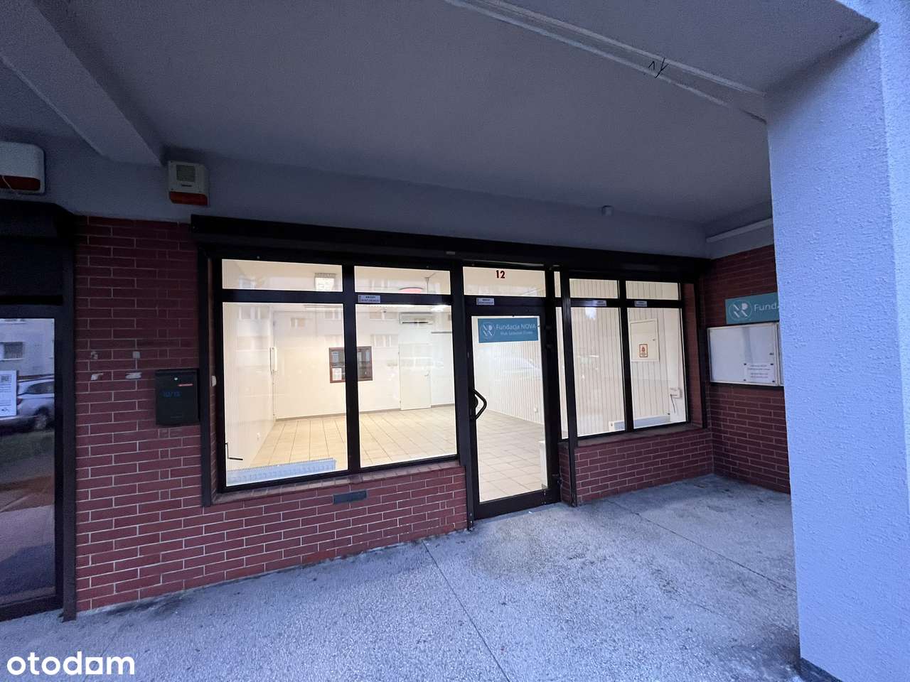 Wyjątkowa lokalizacja! 120m2 pod Twoją działalność- Biegańskiego 10/12 - Pełny obrazek: 2/18