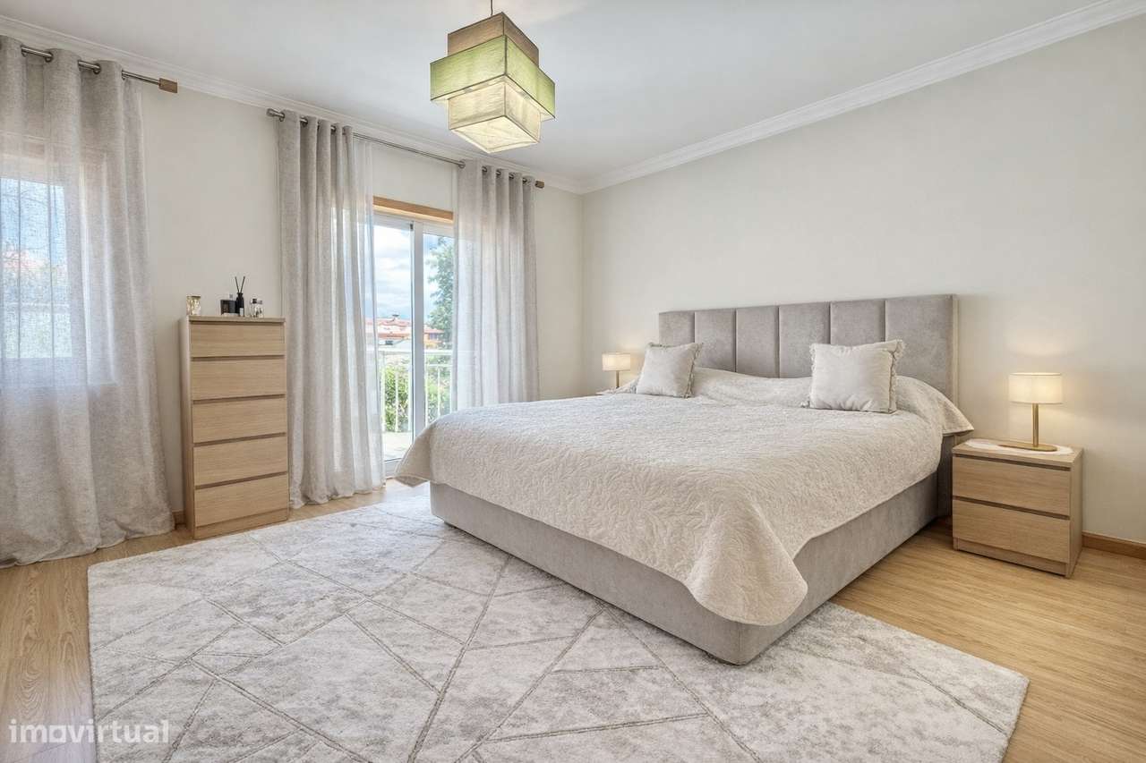 Moradia T2 com jardim, terraço e garagem em Silveira-12