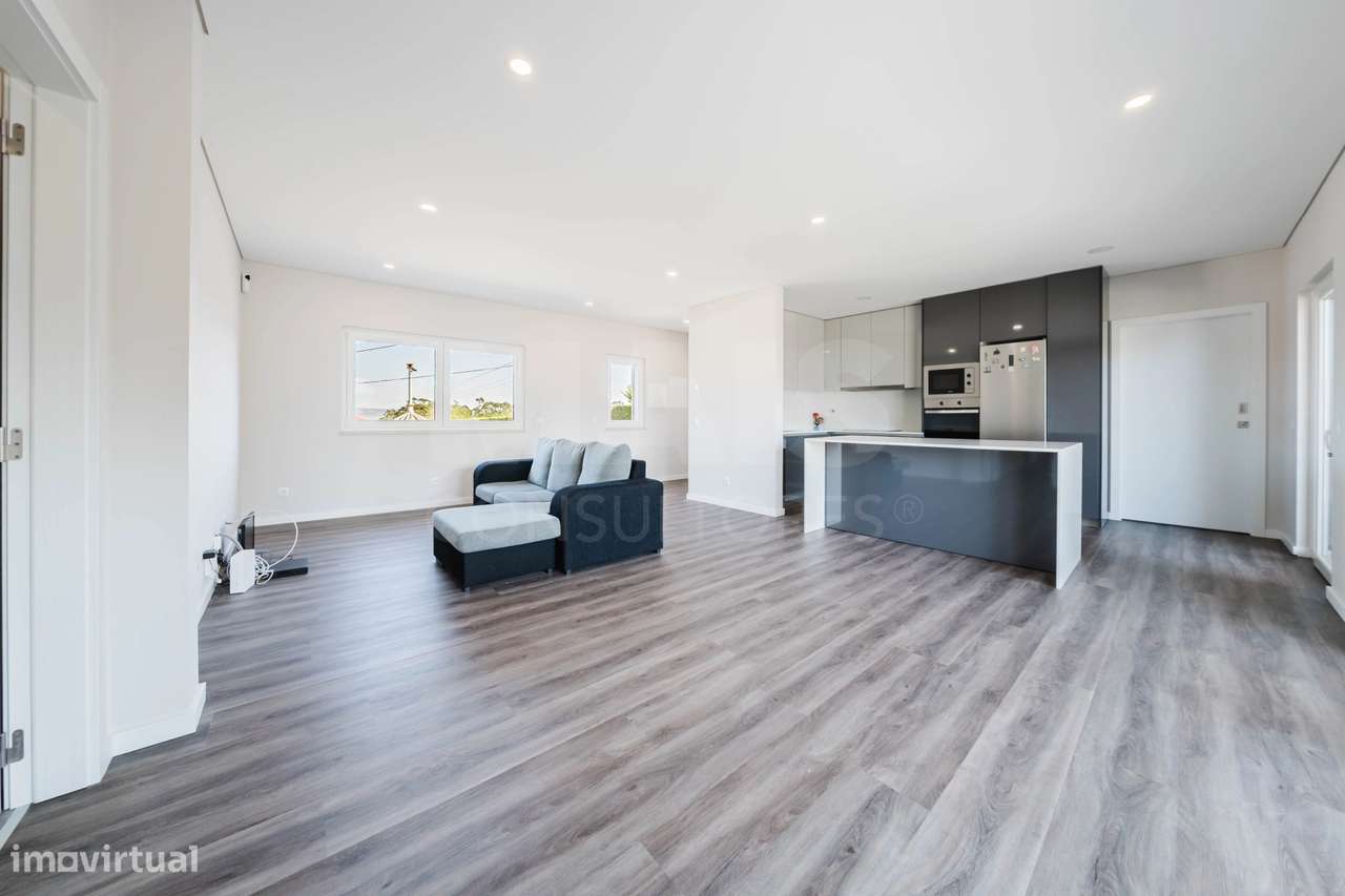 Moradia Térrea Semi-Nova com Espaço Exterior - Olho Marinho - Grande imagem: 5/26