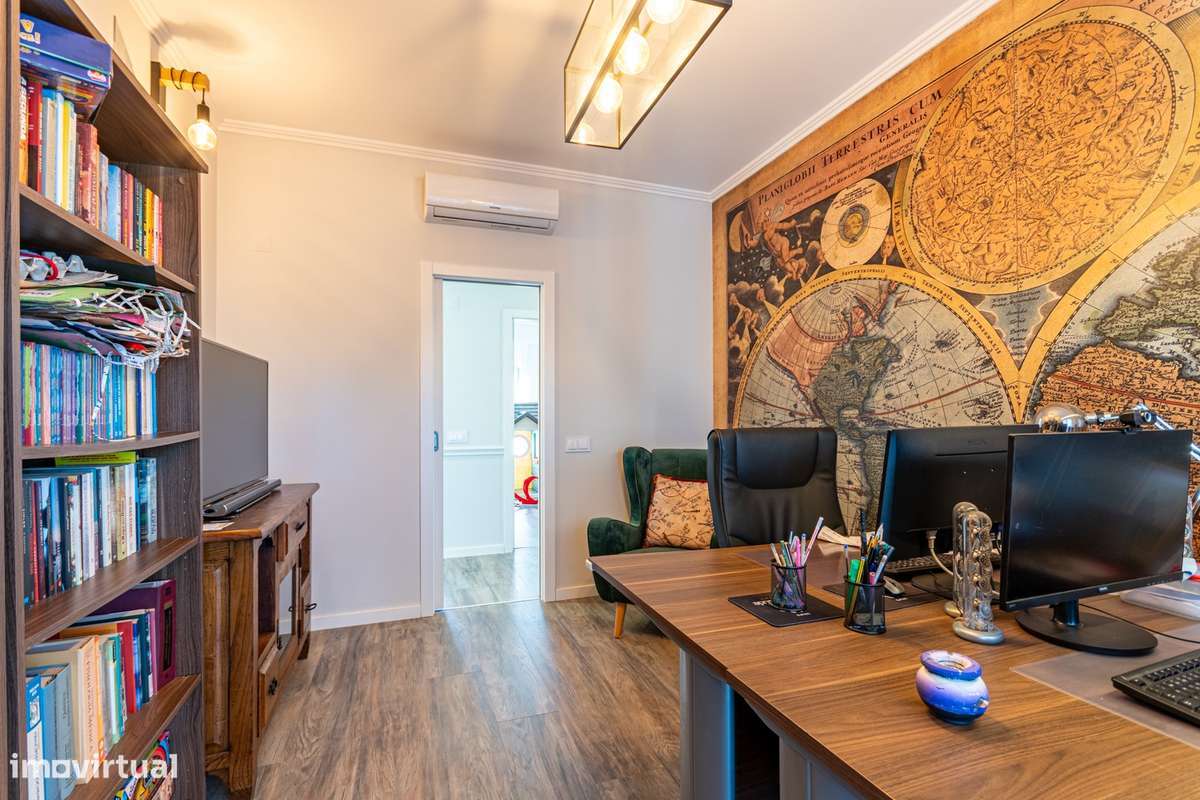 Excelente Moradia térrea Semi nova com piscina na Moita-11