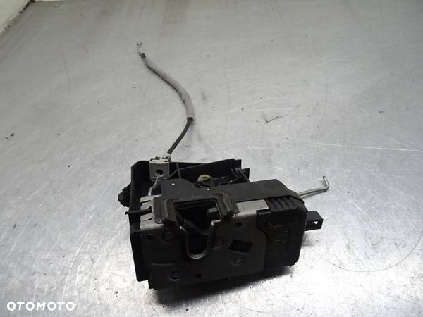 OPEL VECTRA C GTS LIFT 05-08 ZAMEK DRZWI LEWY PRAWY PRZÓD 13210767 13210769  5 PIN - 8