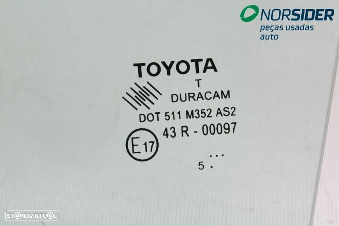 Vidro fixo porta frente esquerda Toyota Yaris|14-17 - 2