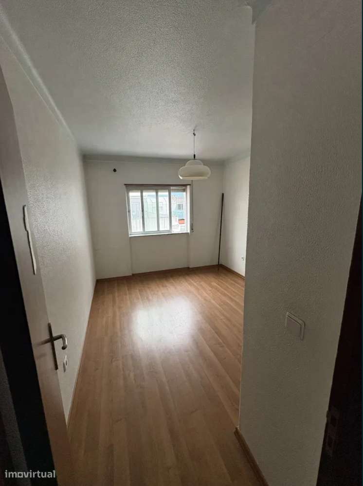 Vende-se Apartamento T3 caldas rainha 235.000 €-8