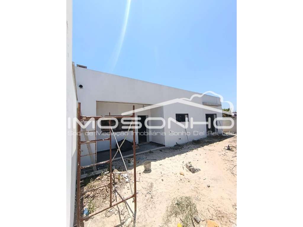Moradia T3 Nova | Design Moderno | Eficiência A+ | Jardim, Garagem ...-8