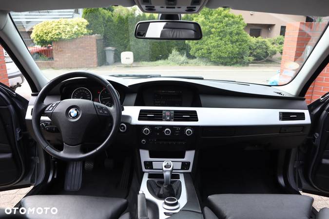 BMW Seria 5 530d Touring - 11