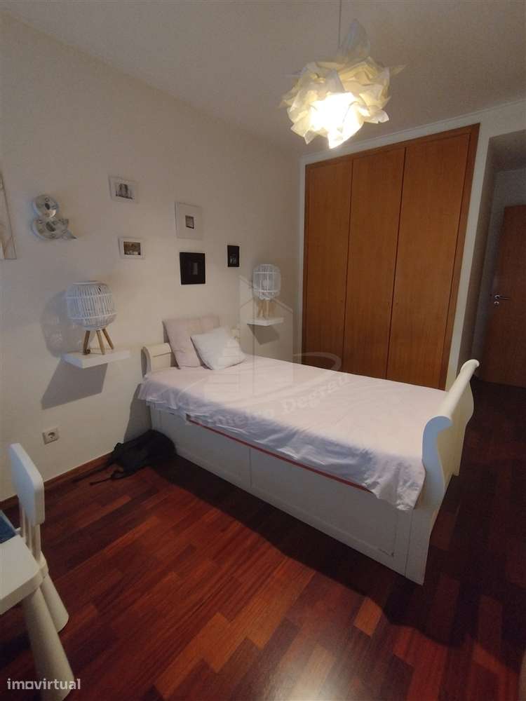 T4 com garagem para 2 carros-16