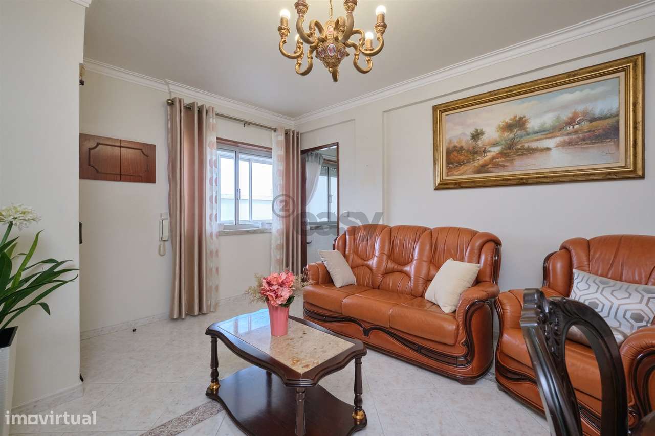 Apartamento T2 (T1+1) Duplex, 2 W/C´s, Remodelado com Varanda, Último - Grande imagem: 4/31