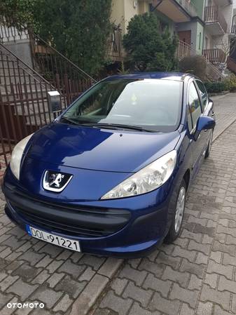 Peugeot 207 - 1