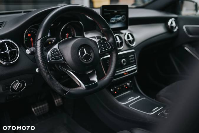 Mercedes-Benz GLA 220 4-Matic AMG Line - 34