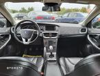 Volvo V40 D2 Summum - 28