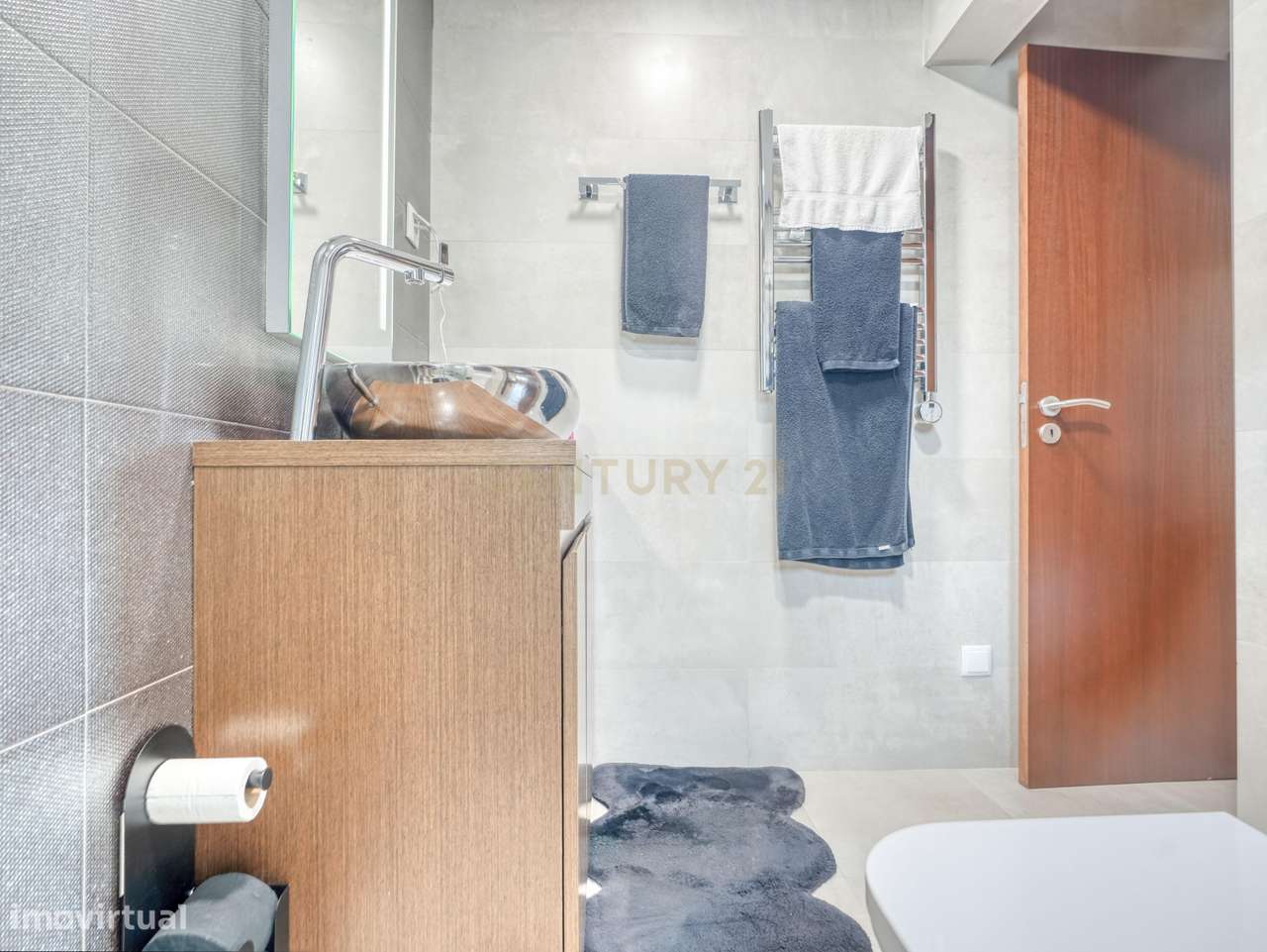 Magnífica Moradia T6 com Piscina, Garagem e Vista Desafogada em Sesimb-51