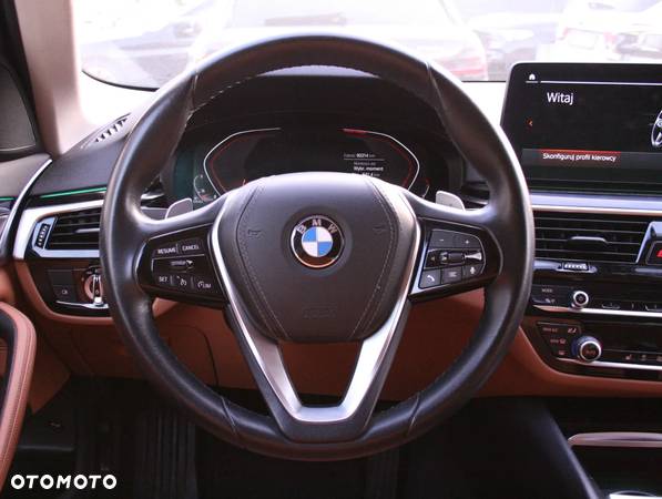 BMW Seria 5 518d - 10