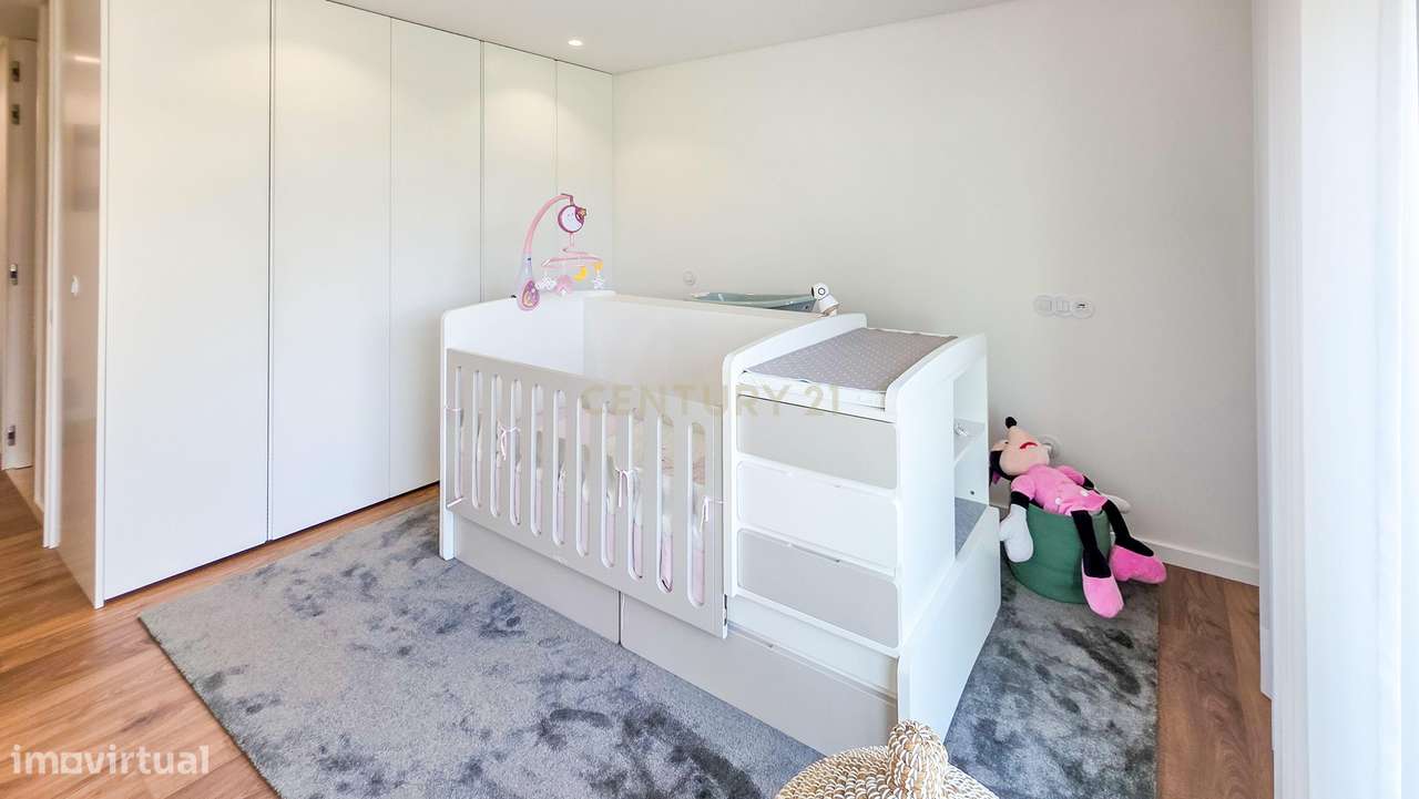 Moradia Contemporânea T4 com Piscina | Arquitetura Premium | Brufe, Vi-22