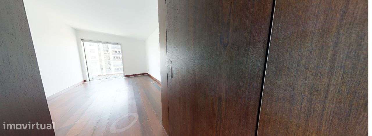 Apartamento T4 de Luxo no Restelo com vista sobre o Tejo e Lisboa-15