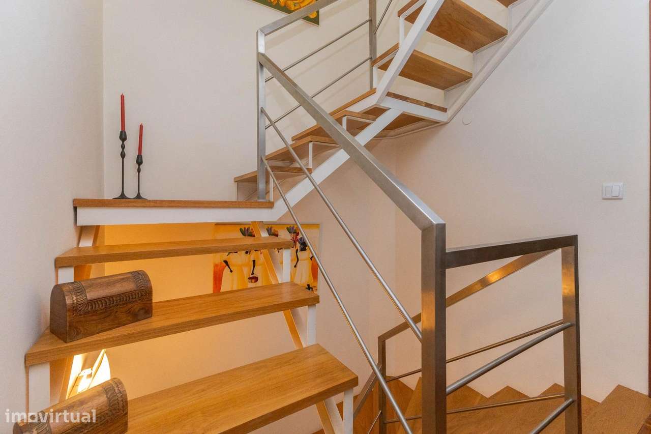 Moradia T4 na Maia – Renovada, 3 Frentes, Terraço e Garagem a...-18