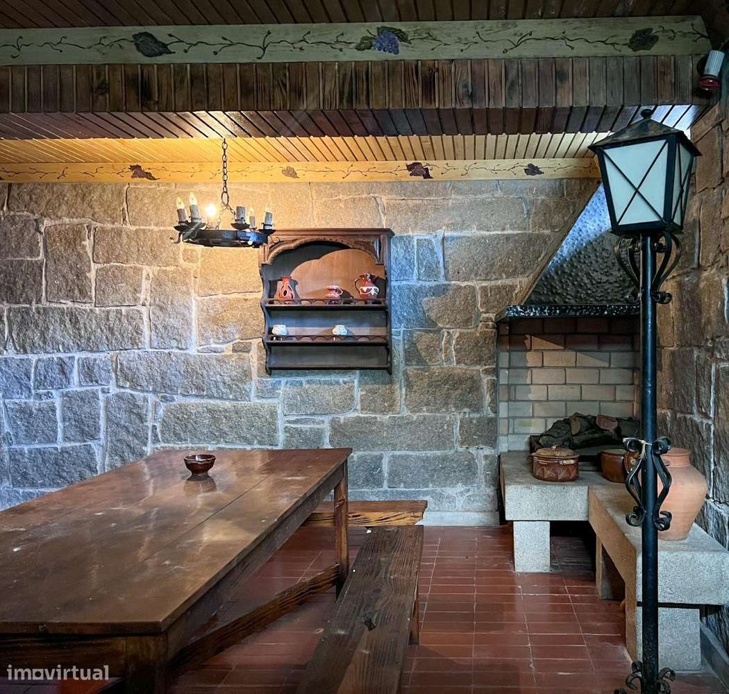 Moradia T4 à venda na Marginal-21