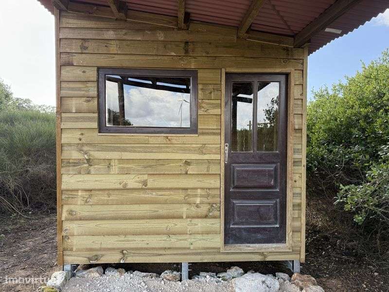 Terreno Rustico de 1800m2 com cabana de madeira perto de  Serra del Re - Grande imagem: 5/8