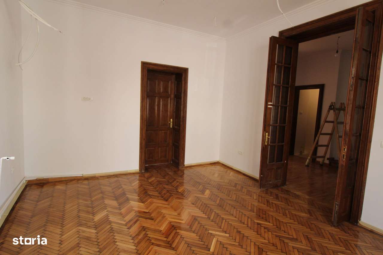 Spațiu comercial, zona Centrală - Imagine principală: 2/9