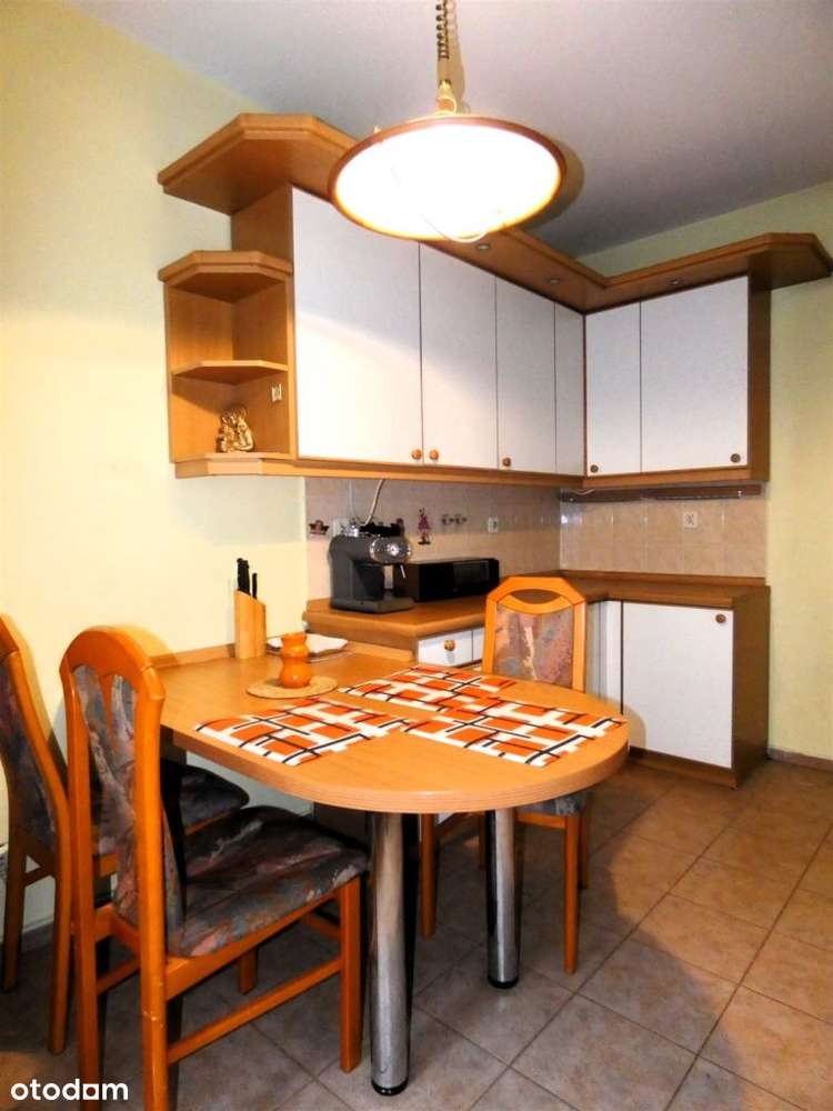 Wygodne trzypokojowe z dużą widną kuchnią-13