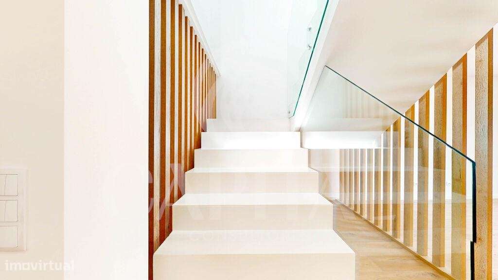 Magnífica Moradia T4 com Piscina e Terraço, em condomínio fechado-14