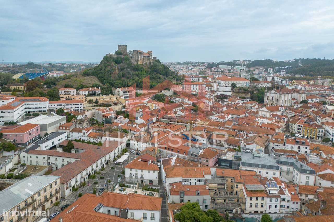 Armazém / Atividade Industrial / Área Total de 215m2 / Leiria - Grande imagem: 2/11