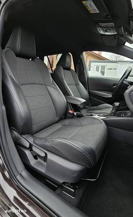 Toyota Corolla 1.8 HSD Exclusive interior Negru - 6