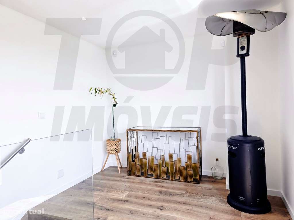 Moradia de Luxo V6 com Piscina, Terraço e Acabamentos de Alta Quali...-27