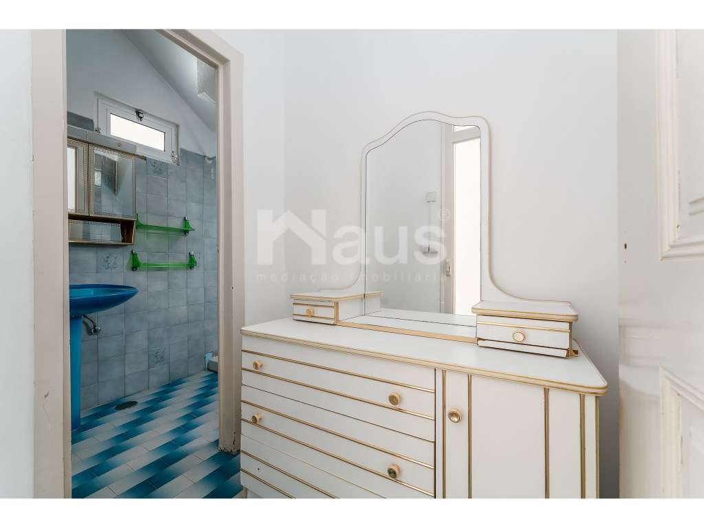 Prédio para venda na Baia do Seixal-24