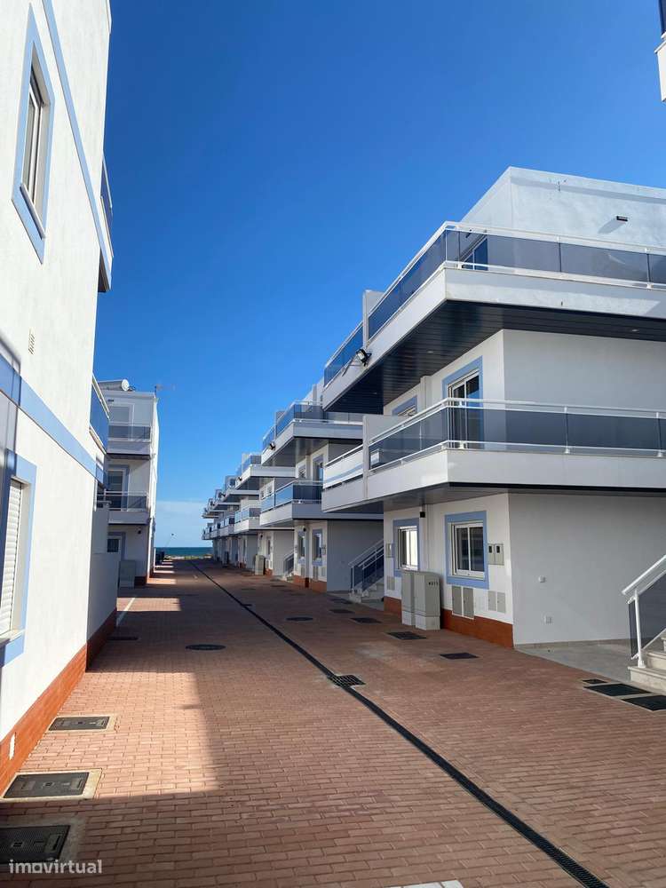 Condomínio Pés na Água T0 e T1 Duplex, na Praia da Lota, Algarve-47
