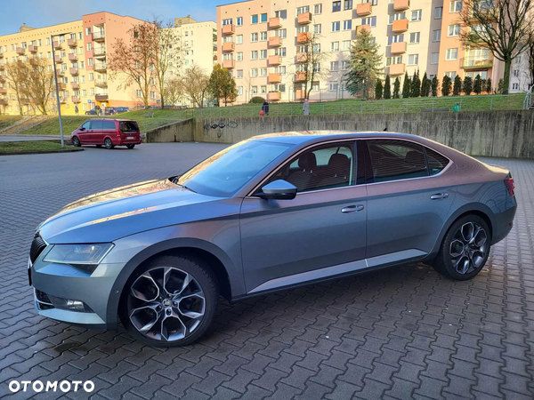 Skoda Superb 2.0 TDI DSG Sportline - 16