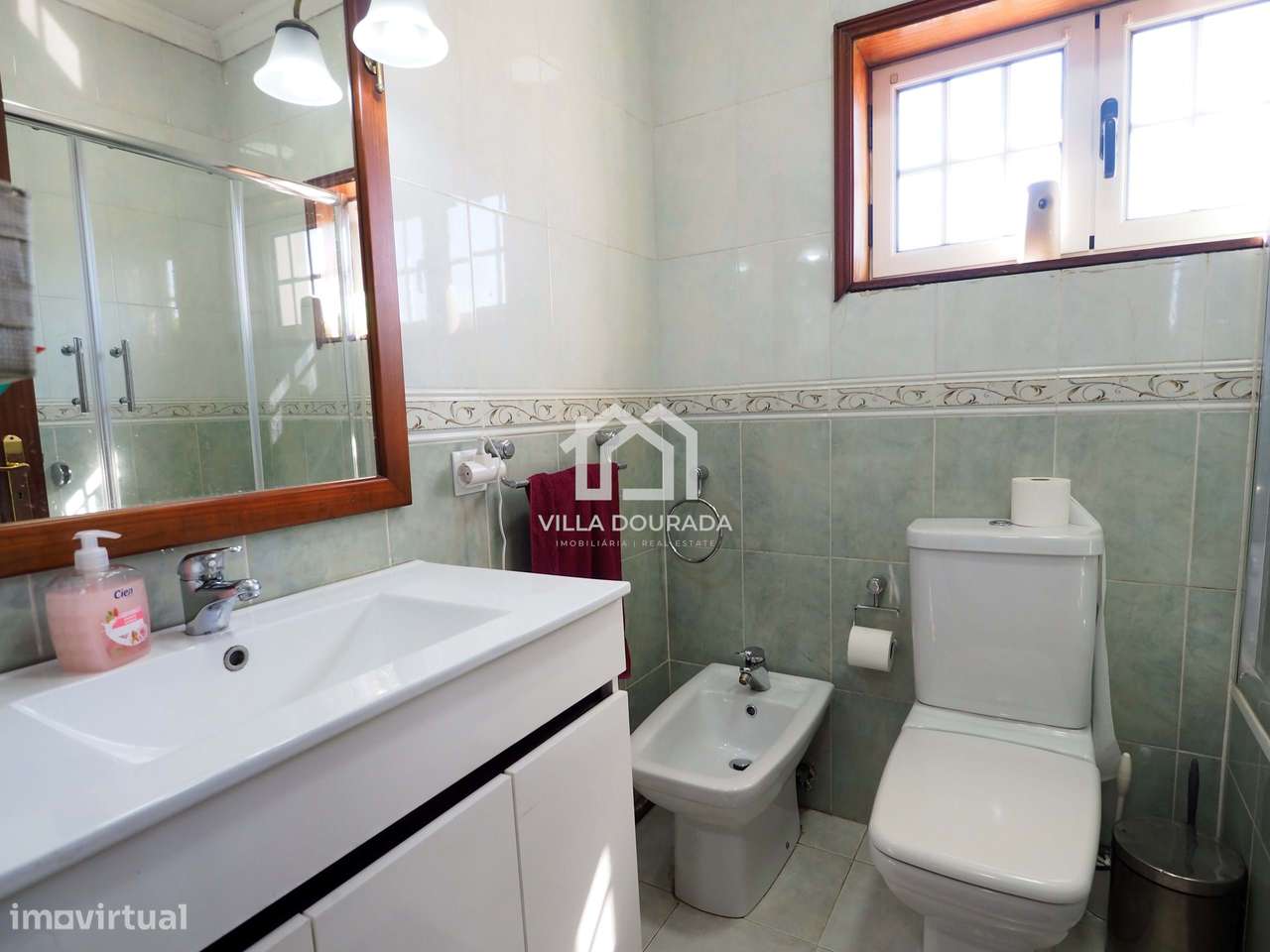 Moradia T3 ao centro de Pereiró com piscina. Aproveite!-35