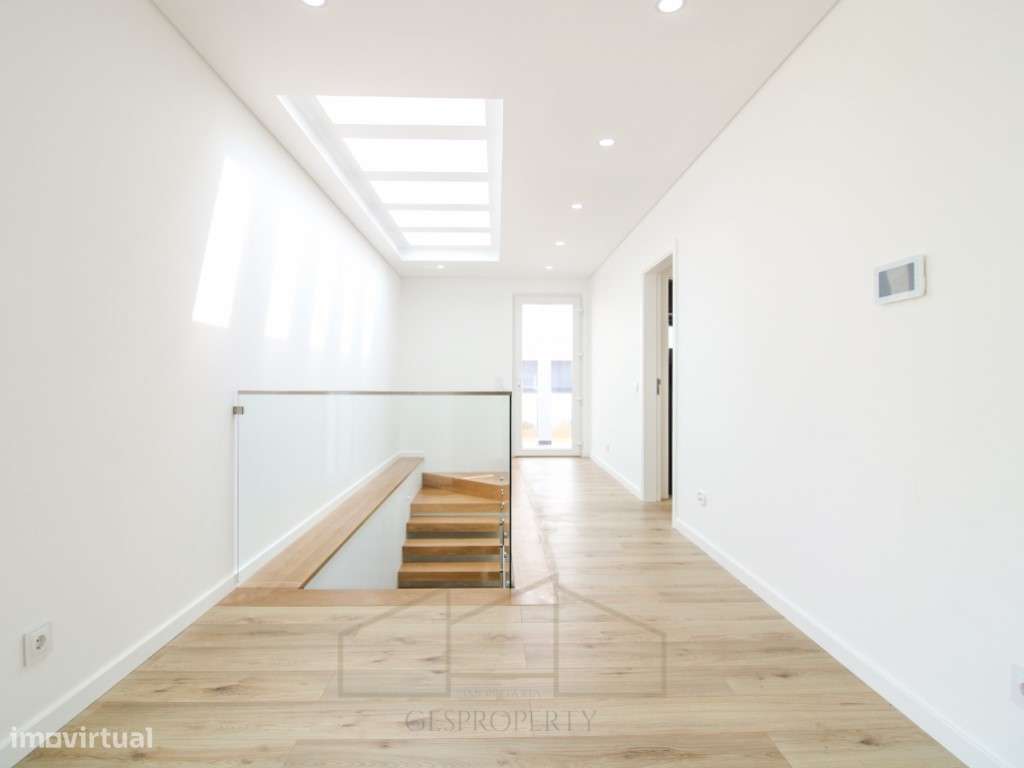 Moradia Isolada T4 - inserida em lote 420m2 - Aldeias de Irmaos - A...-29