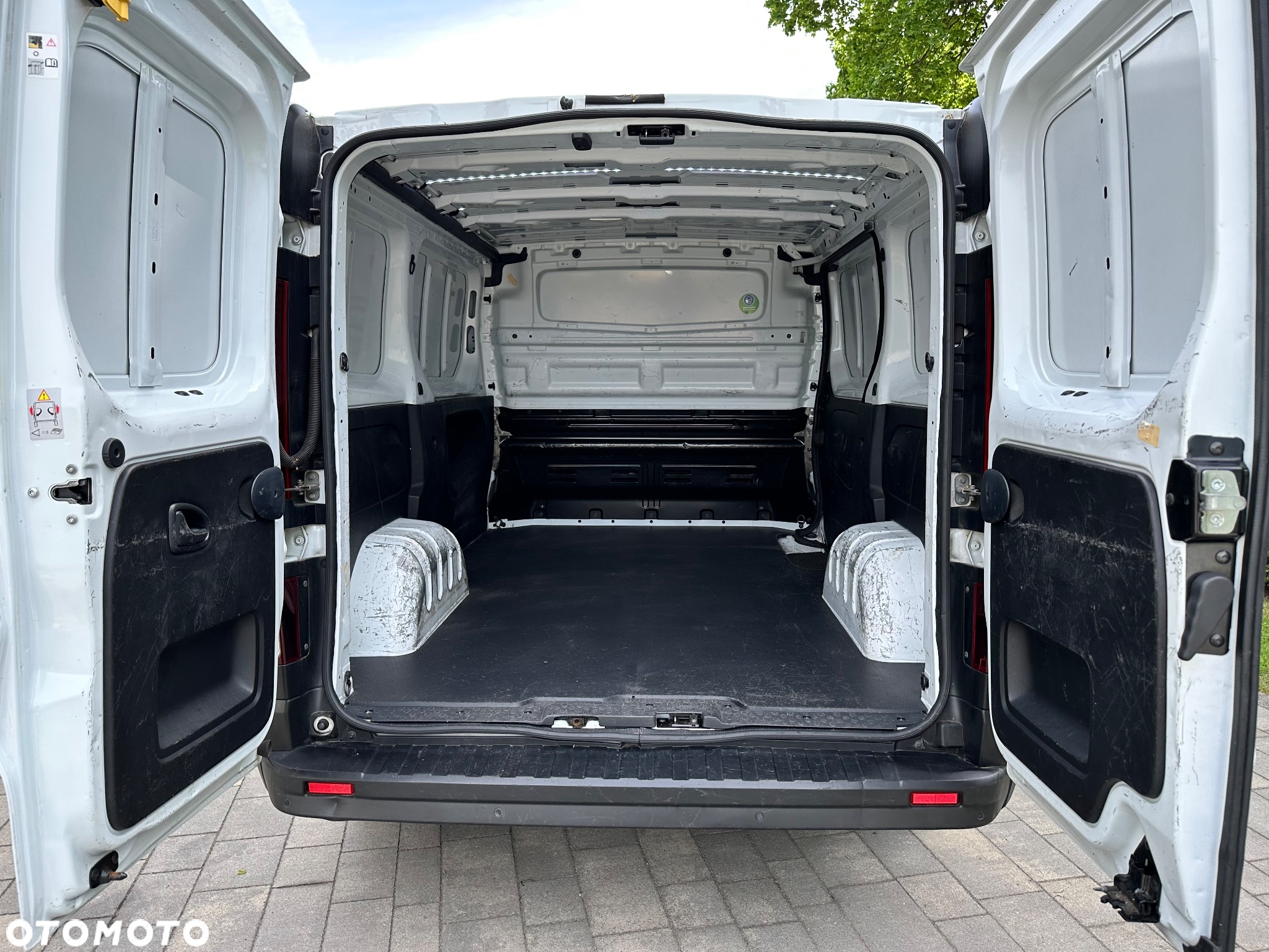 Renault Trafic - 10