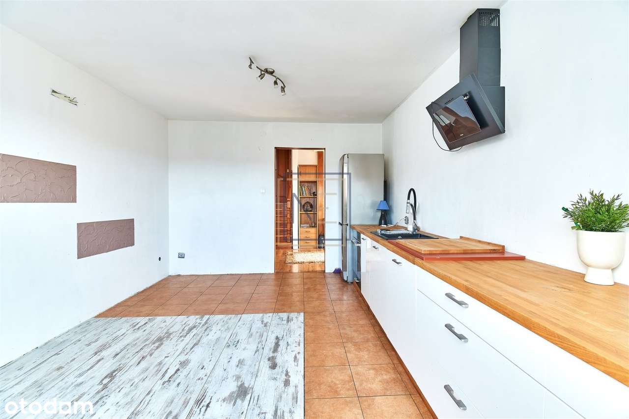 Piętrowy dom z piwnicą, tarsem i ogrodem pod lase-17