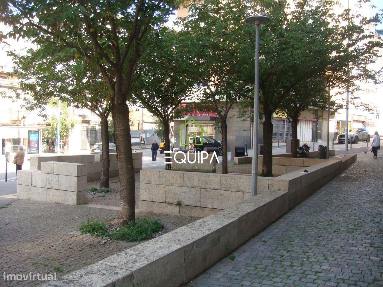 Loja licenciada para comercio e serviços no centro do Porto - Condiç - Grande imagem: 4/23