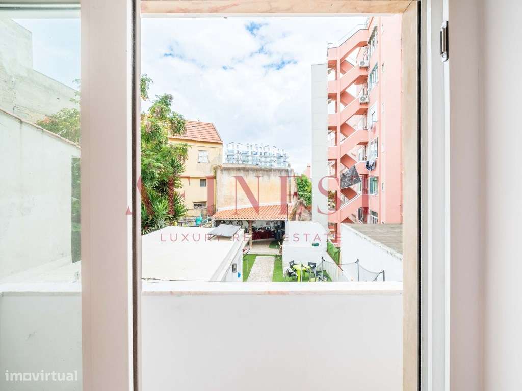 T2 Totalmente Remodelado | Graça | 70m² | Nascente/Poente | Varanda...-10